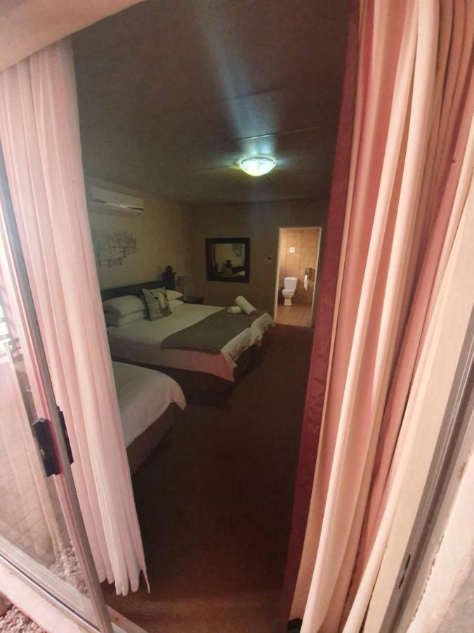 Leach Lodge Kuruman Buitenkant foto