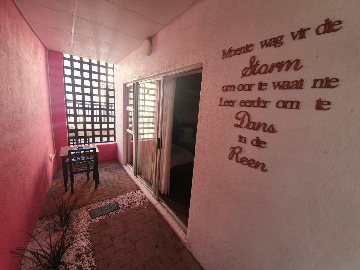 Leach Lodge Kuruman Buitenkant foto