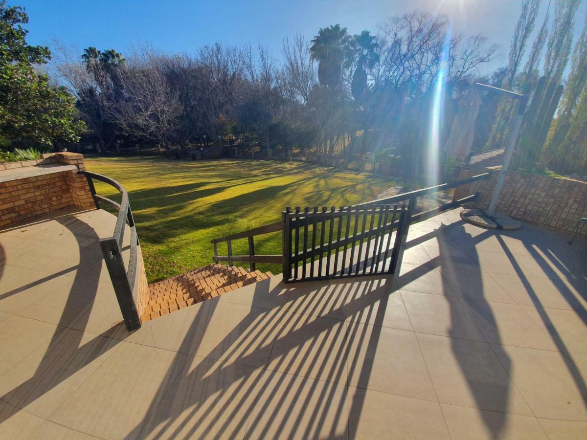 Leach Lodge Kuruman Buitenkant foto