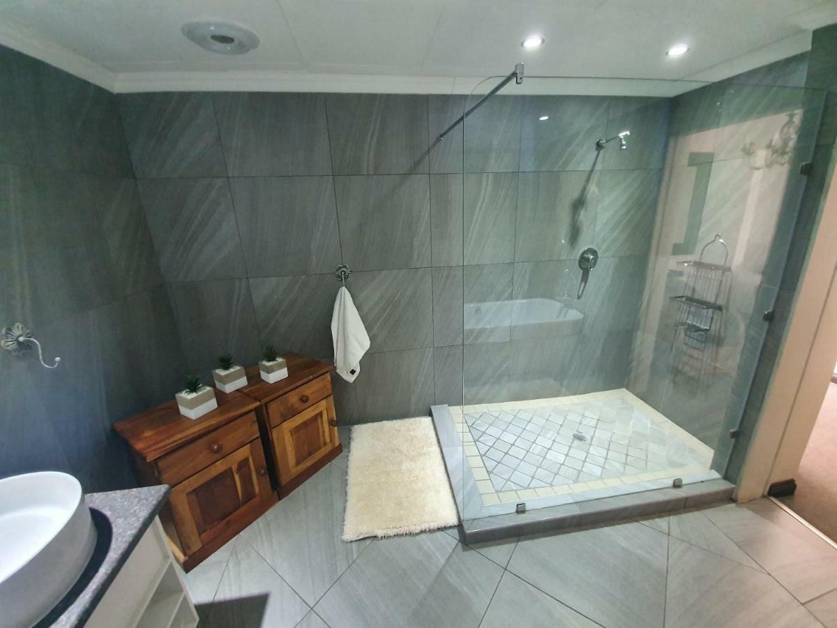 Leach Lodge Kuruman Buitenkant foto