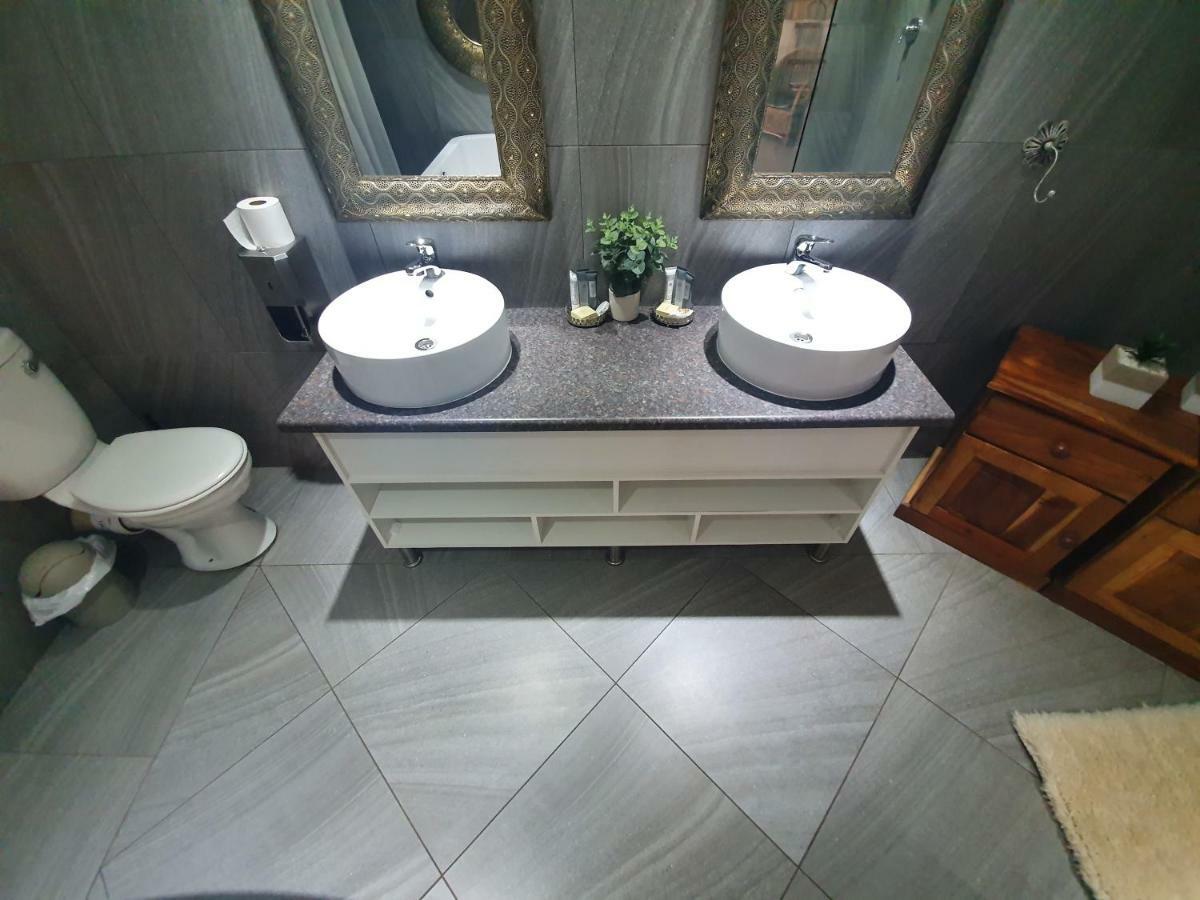 Leach Lodge Kuruman Buitenkant foto