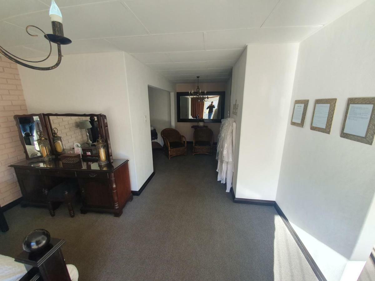 Leach Lodge Kuruman Buitenkant foto