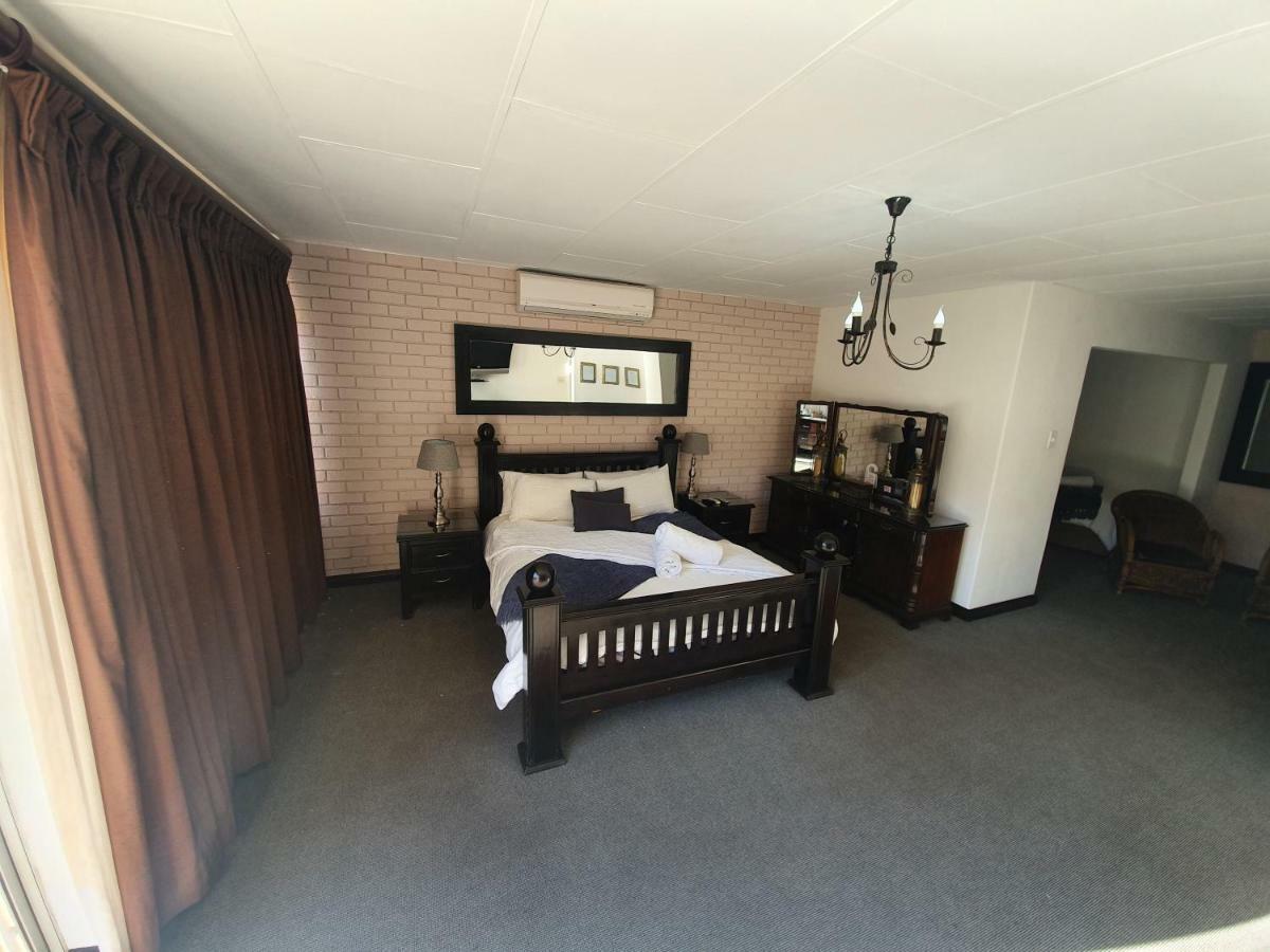 Leach Lodge Kuruman Buitenkant foto