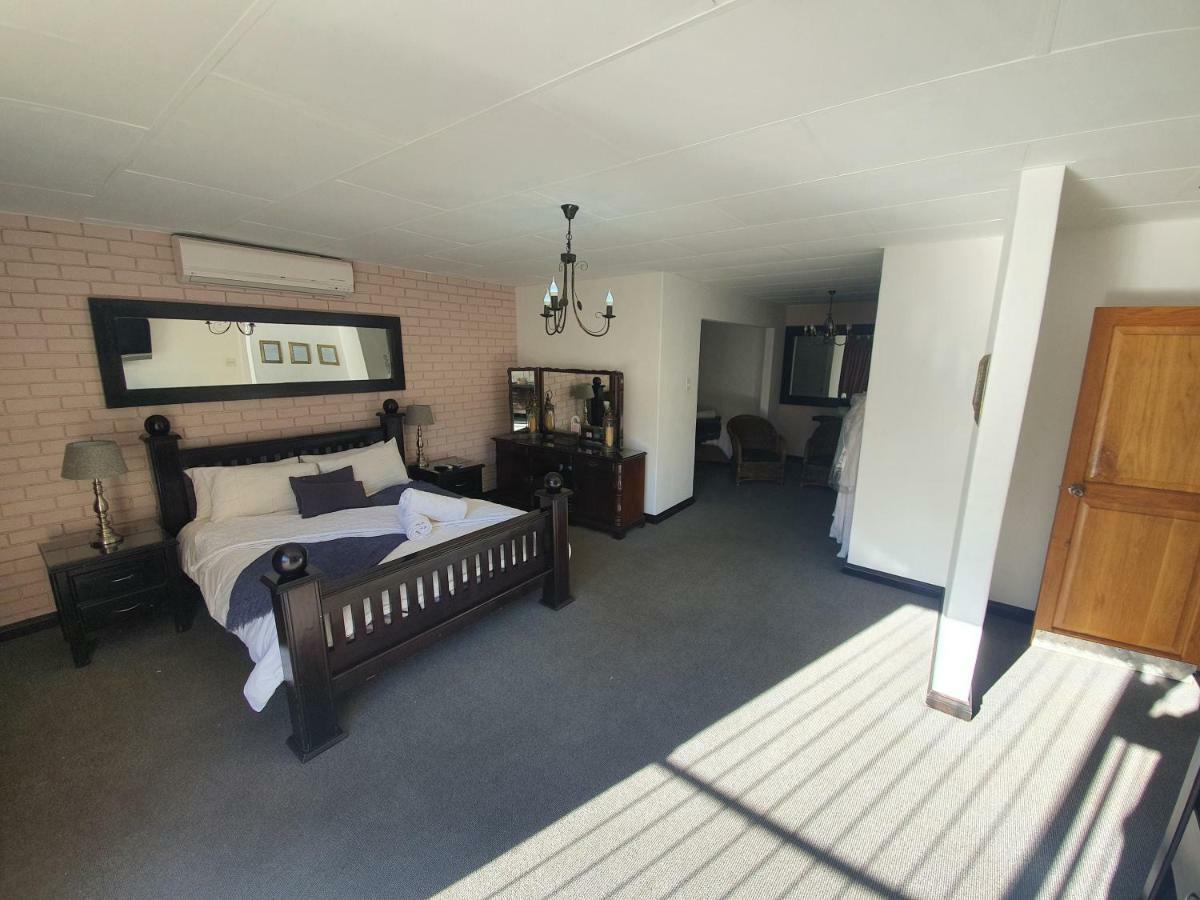 Leach Lodge Kuruman Buitenkant foto