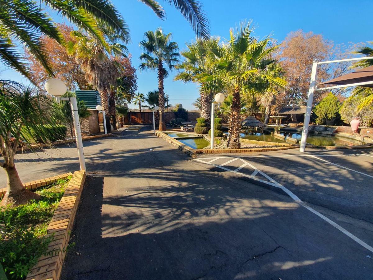 Leach Lodge Kuruman Buitenkant foto