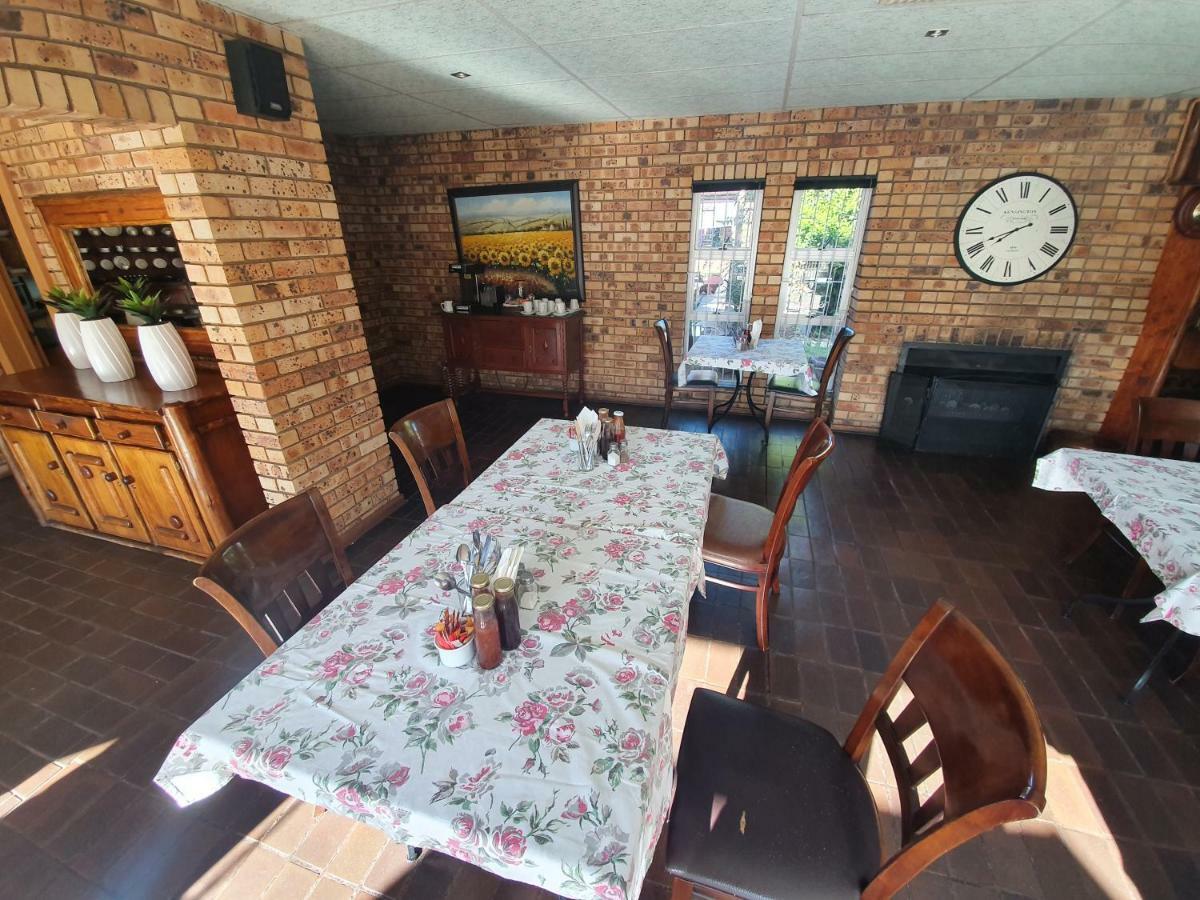 Leach Lodge Kuruman Buitenkant foto